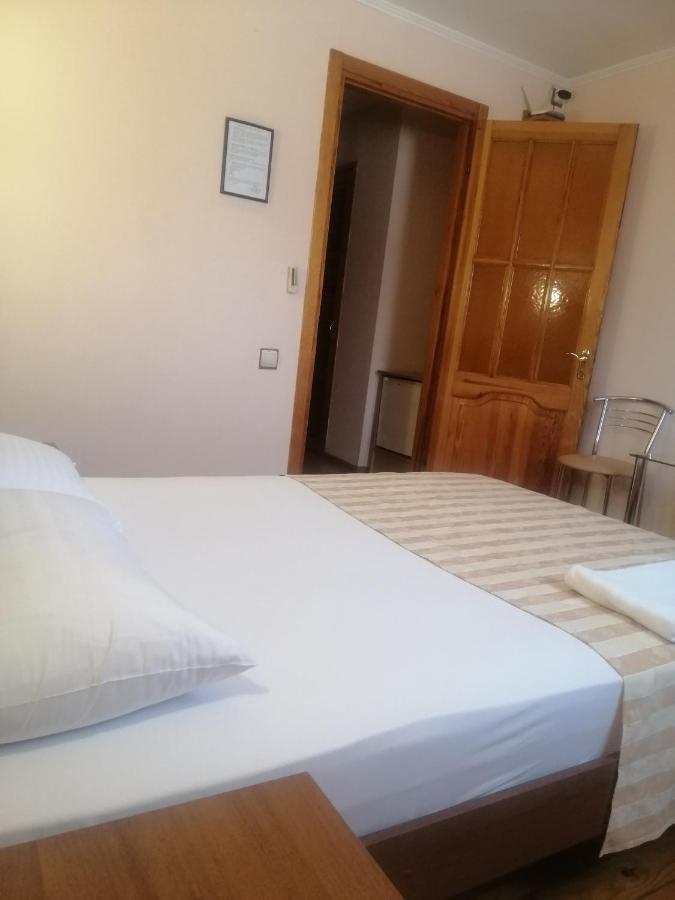 Gostiniy Dvor Non-Stop Otel Herson Dış mekan fotoğraf