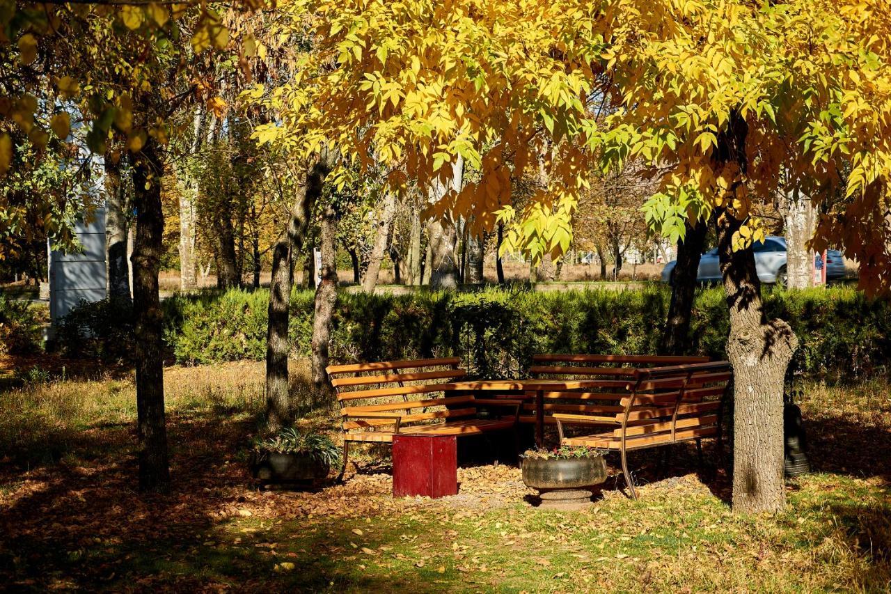 Gostiniy Dvor Non-Stop Otel Herson Dış mekan fotoğraf
